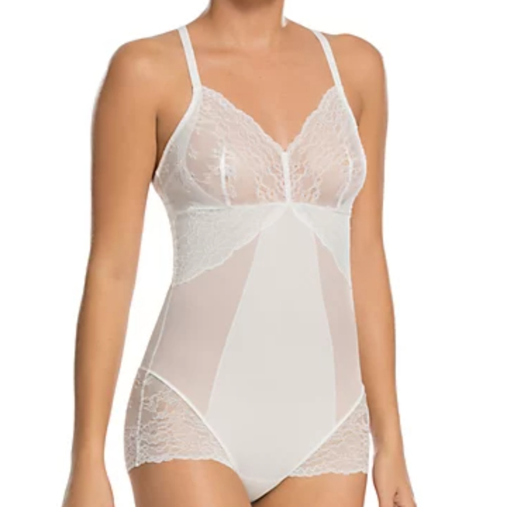 SPANX Spotlight On Lace Bodysuit shapewear lingerie bodyshaper